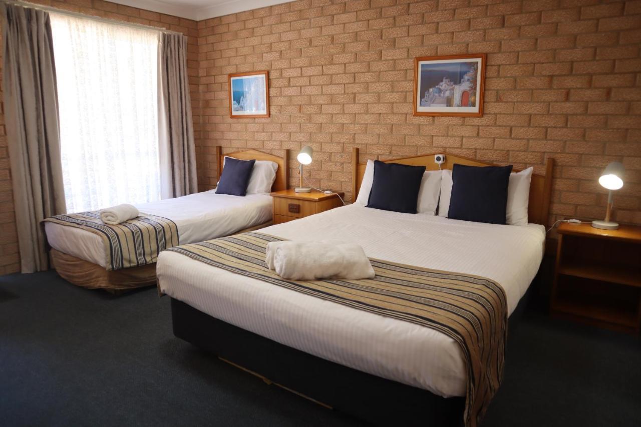 Golden Chain Aalana Motor Inn Cowra Exterior foto